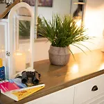 Pearl & Spice Hideaways - 2 Two Bedroom Nearby - Part Of The The Bay Filey Village With Pool, Gym And Direct Access, Pub, Restaurant, Tennis And Meadows Walks Holiday home Reighton