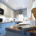 Holiday home Pearl & Spice Hideaways - 2 Two Bedroom Nearby - Part Of The The Bay Filey Village With Pool, Gym And Direct Access, Pub, Restaurant, Tennis And Meadows Walks Reighton