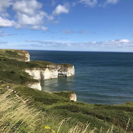 Ferienhaus Pearl & Spice Hideaways - 2 Two Bedroom Cottages Nearby - Part Of The The Bay Filey Holiday Village With Pool, Gym And Direct Beach Access, Pub, Restaurant, Tennis And Meadows Walks