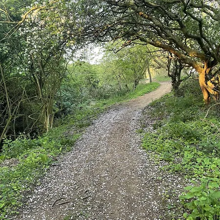 Pearl & Spice Hideaways - 2 Two Bedroom Cottages Nearby - Part Of The The Bay Filey Holiday Village With Pool, Gym And Direct Beach Access, Pub, Restaurant, Tennis And Meadows Walks Ferienhaus Reighton