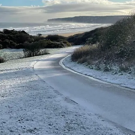 Pearl & Spice Hideaways - 2 Two Bedroom Cottages Nearby - Part Of The The Bay Filey Holiday Village With Pool, Gym And Direct Beach Access, Pub, Restaurant, Tennis And Meadows Walks Reighton