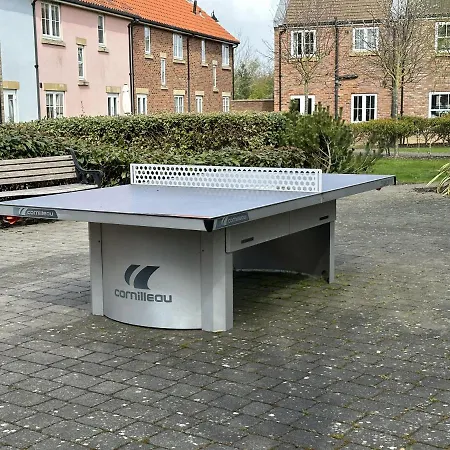 Pearl & Spice Hideaways - 2 Two Bedroom Cottages Nearby - Part Of The The Bay Filey Holiday Village With Pool, Gym And Direct Beach Access, Pub, Restaurant, Tennis And Meadows Walks Reighton