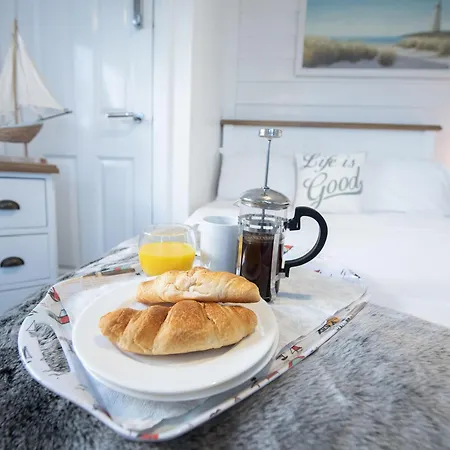 Pearl & Spice Hideaways - 2 Two Bedroom Cottages Nearby - Part Of The The Bay Filey Holiday Village With Pool, Gym And Direct Beach Access, Pub, Restaurant, Tennis And Meadows Walks Ferienhaus Reighton