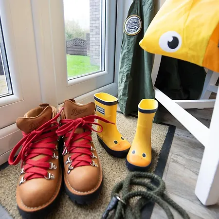 Pearl & Spice Hideaways - 2 Two Bedroom Cottages Nearby - Part Of The The Bay Filey Holiday Village With Pool, Gym And Direct Beach Access, Pub, Restaurant, Tennis And Meadows Walks Ferienhaus Reighton