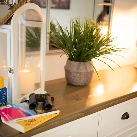 Pearl & Spice Hideaways - 2 Two Bedroom Cottages Nearby - Part Of The The Bay Filey Holiday Village With Pool, Gym And Direct Beach Access, Pub, Restaurant, Tennis And Meadows Walks Ferienhaus Reighton