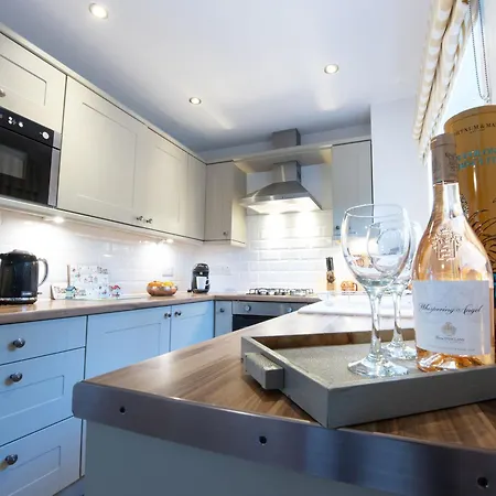 Ferienhaus Pearl & Spice Hideaways - 2 Two Bedroom Cottages Nearby - Part Of The The Bay Filey Holiday Village With Pool, Gym And Direct Beach Access, Pub, Restaurant, Tennis And Meadows Walks Reighton