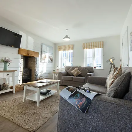 Ferienhaus Pearl & Spice Hideaways - 2 Two Bedroom Cottages Nearby - Part Of The The Bay Filey Holiday Village With Pool, Gym And Direct Beach Access, Pub, Restaurant, Tennis And Meadows Walks *