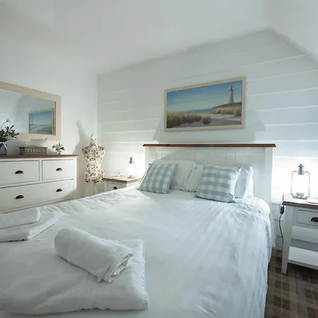 Pearl & Spice Hideaways - 2 Two Bedroom Nearby - Part Of The The Bay Filey Village With Pool, Gym And Direct Access, Pub, Restaurant, Tennis And Meadows Walks Semesterbostad *