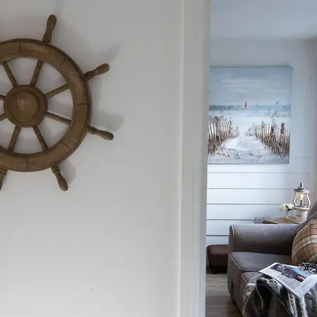 Ferienhaus Pearl & Spice Hideaways - 2 Two Bedroom Cottages Nearby - Part Of The The Bay Filey Holiday Village With Pool, Gym And Direct Beach Access, Pub, Restaurant, Tennis And Meadows Walks Reighton