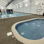 Pearl & Spice Hideaways - 2 Two Bedroom Nearby - Part Of The The Bay Filey Village With Pool, Gym And Direct Access, Pub, Restaurant, Tennis And Meadows Walks * Reighton