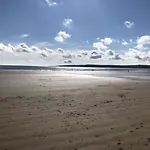 Pearl & Spice Hideaways - 2 Two Bedroom Nearby - Part Of The The Bay Filey Village With Pool, Gym And Direct Access, Pub, Restaurant, Tennis And Meadows Walks * Reighton