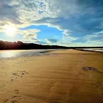 Pearl & Spice Hideaways - 2 Two Bedroom Nearby - Part Of The The Bay Filey Village With Pool, Gym And Direct Access, Pub, Restaurant, Tennis And Meadows Walks Reighton