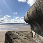 Tatil Evi Pearl & Spice Hideaways - 2 Two Bedroom Nearby - Part Of The The Bay Filey Village With Pool, Gym And Direct Access, Pub, Restaurant, Tennis And Meadows Walks *