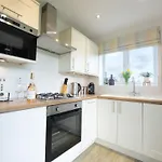 Tatil Evi Pearl & Spice Hideaways - 2 Two Bedroom Nearby - Part Of The The Bay Filey Village With Pool, Gym And Direct Access, Pub, Restaurant, Tennis And Meadows Walks Reighton