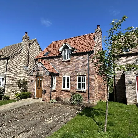 Pearl & Spice Hideaways - 2 Two Bedroom Nearby - Part Of The The Bay Filey Village With Pool, Gym And Direct Access, Pub, Restaurant, Tennis And Meadows Walks Prázdninový dům