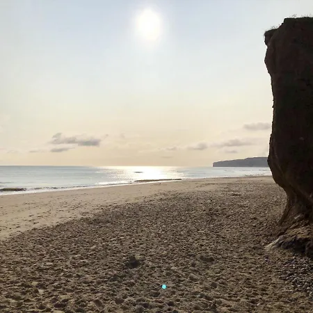 Pearl & Spice Hideaways - 2 Two Bedroom Nearby - Part Of The The Bay Filey Village With Pool, Gym And Direct Access, Pub, Restaurant, Tennis And Meadows Walks *