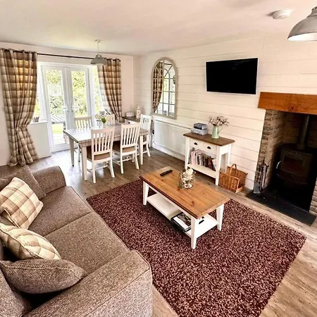 Feriehus Pearl & Spice Hideaways - 2 Two Bedroom Nearby - Part Of The The Bay Filey Village With Pool, Gym And Direct Access, Pub, Restaurant, Tennis And Meadows Walks *