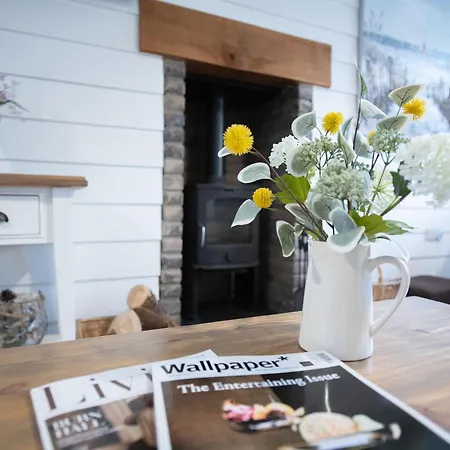 Pearl & Spice Hideaways - 2 Two Bedroom Nearby - Part Of The The Bay Filey Village With Pool, Gym And Direct Access, Pub, Restaurant, Tennis And Meadows Walks